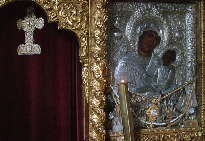 Η Ι. Μ. Κουτλουμουσίου κι η Θαυματουργή εικόνα της Παναγίας «Φοβερά  Προστασία» - Ιερά Μονοπάτια
